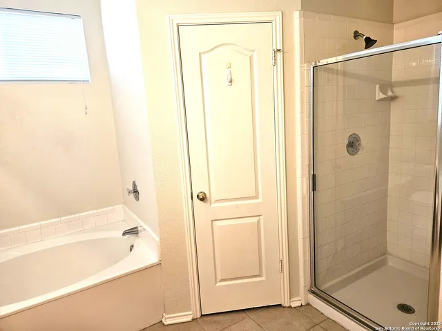 $1,700 | 237 Tapwood Lane, Cibolo, TX 78108