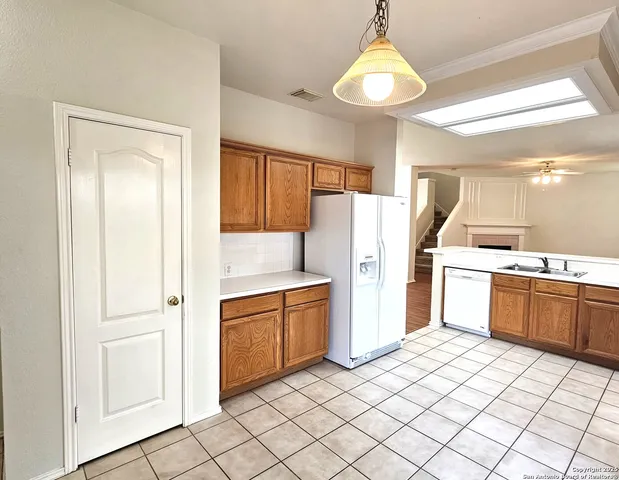 $1,700 | 237 Tapwood Lane, Cibolo, TX 78108