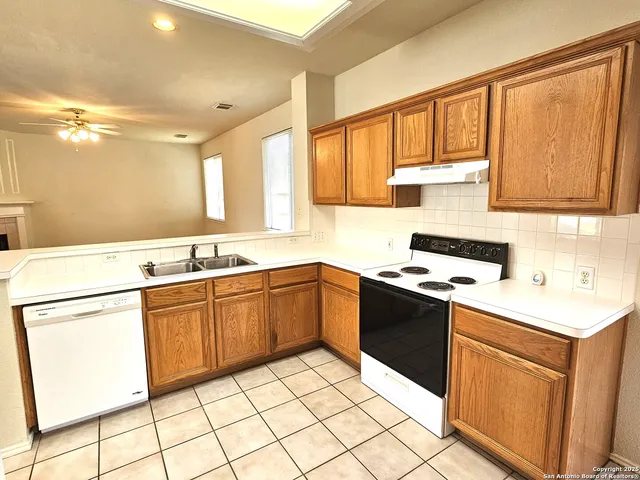 $1,700 | 237 Tapwood Lane, Cibolo, TX 78108