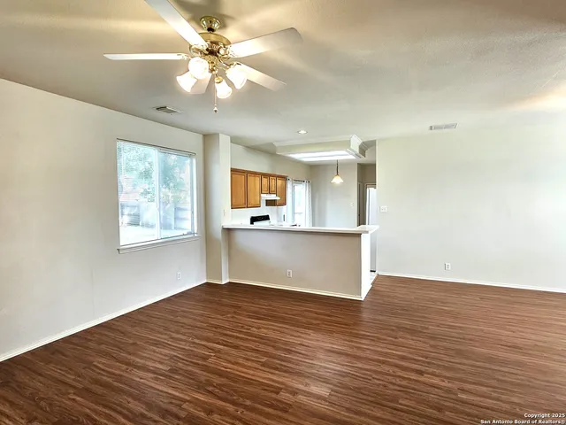 $1,700 | 237 Tapwood Lane, Cibolo, TX 78108