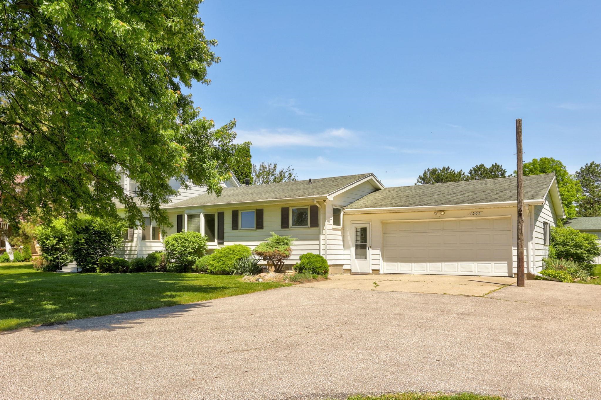 1305 South Gera Road Frankenmuth, MI 48734 - Photo 3 of 66