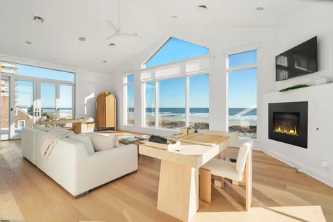 $13,900,000 | 4900 Boardwalk, Ventnor City, NJ 08406