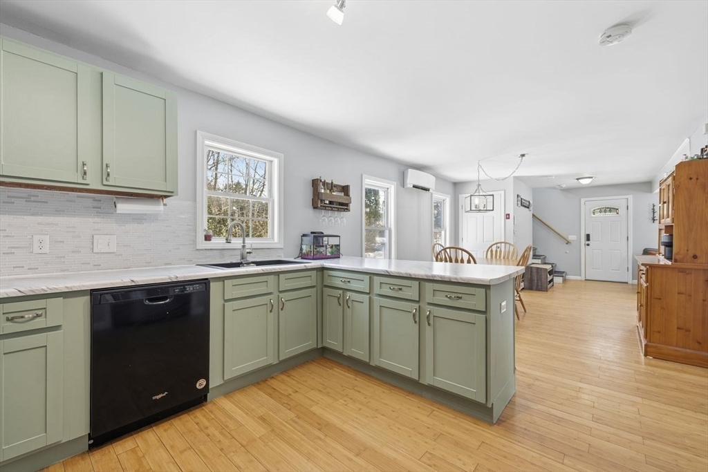 27 Ash Street Webster, MA 01570 - Photo 9 of 27