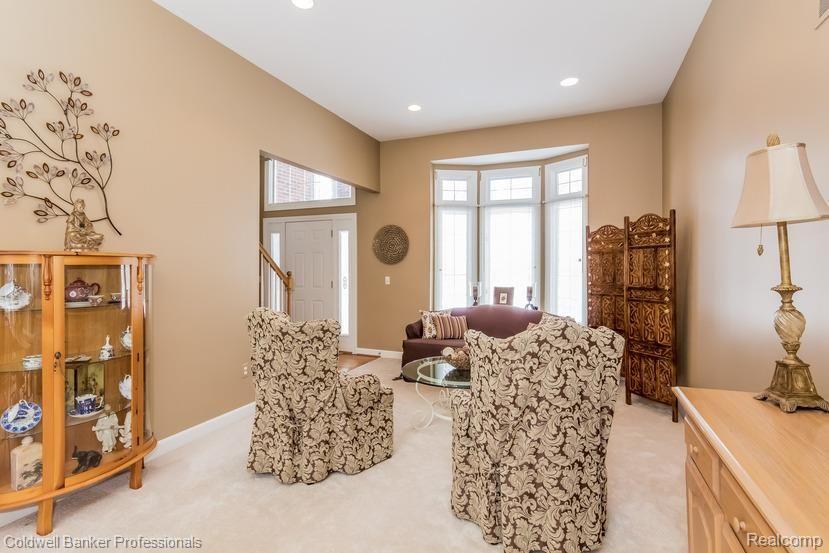 775 Dakota Court Rochester, MI 48307 - Photo 8 of 39 10' Ceilings