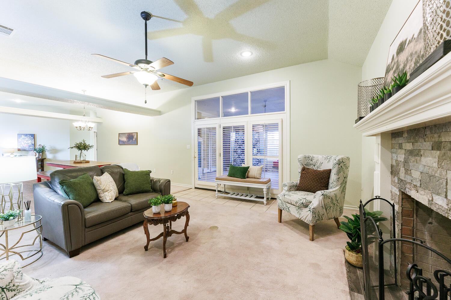 206 Collins Avenue Sundown, TX 79372 - Photo 13 of 82 Living Area