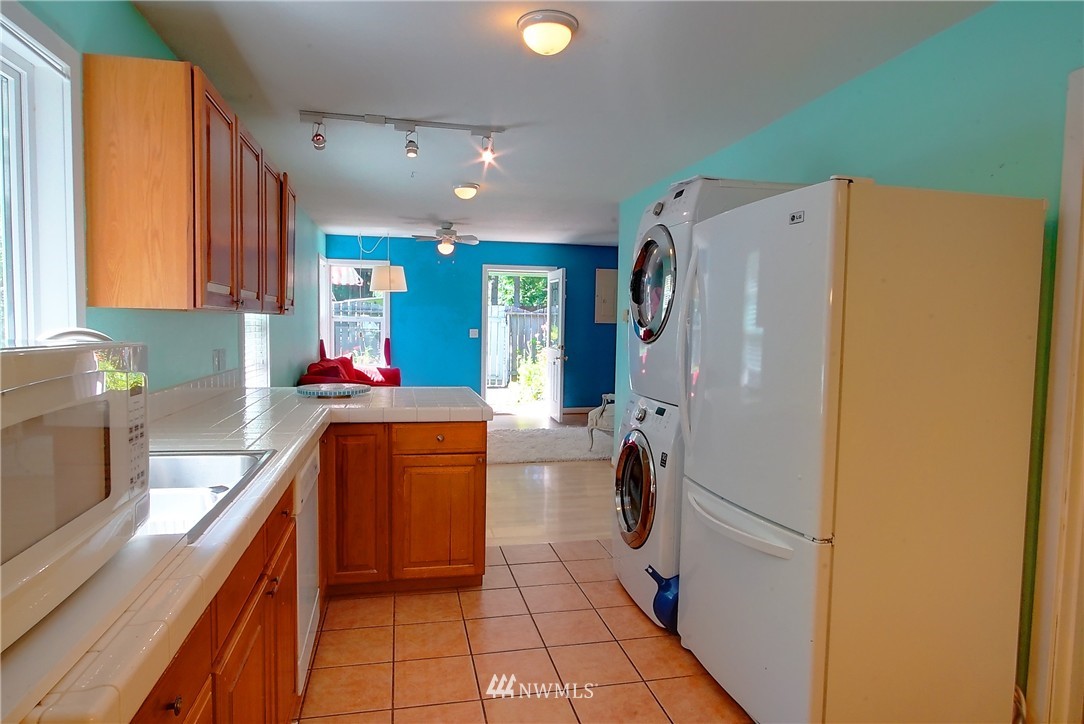 10204 Southwest Cove Road Vashon, WA 98070 - Photo 11 of 19
