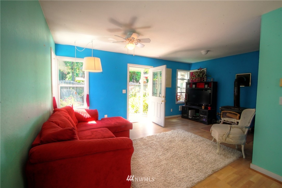 10204 Southwest Cove Road Vashon, WA 98070 - Photo 12 of 19