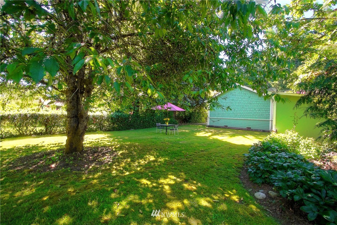 10204 Southwest Cove Road Vashon, WA 98070 - Photo 16 of 19