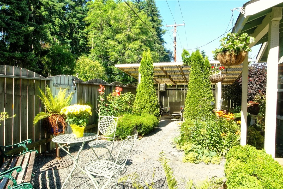 10204 Southwest Cove Road Vashon, WA 98070 - Photo 6 of 19
