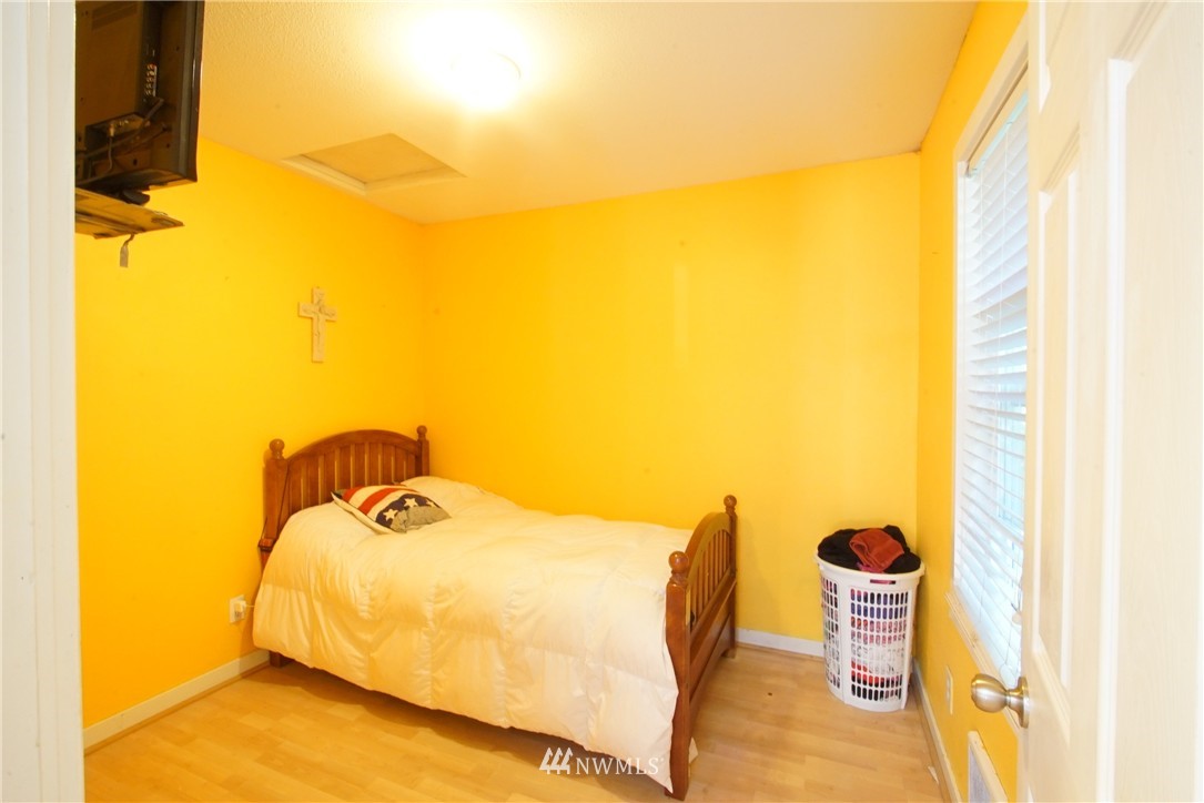10204 Southwest Cove Road Vashon, WA 98070 - Photo 10 of 19