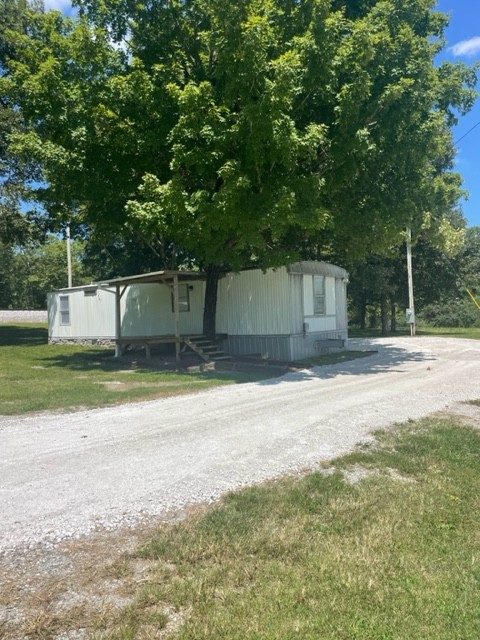 7 Thomas Circle Hickman, TN 38567 - Photo 2 of 10 a view of a backyard