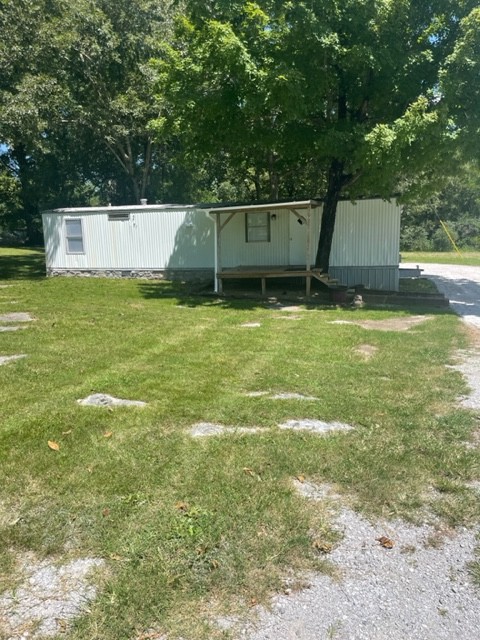 7 Thomas Circle Hickman, TN 38567 - Photo 3 of 10 a view of a back yard