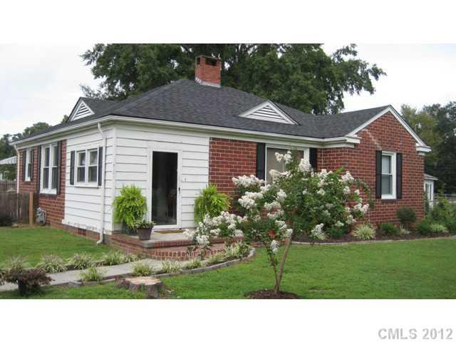 612 Sanders Street Chester, SC 29706 - Photo 1 of 14 Gallery Image 1