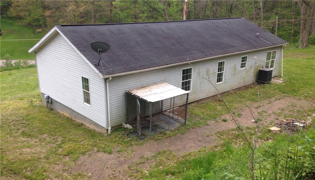 529 Holyoke Road Butler, PA 16001 - Photo 2 of 12