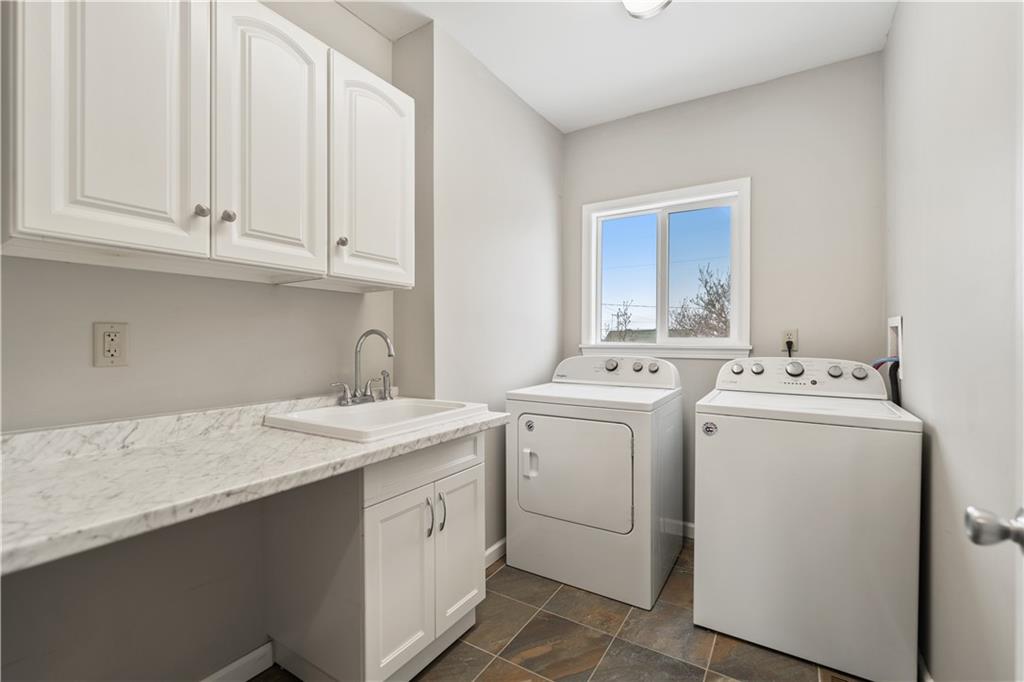1400 Maratta Road Aliquippa, PA 15001 - Photo 20 of 39 2nd floor laundry