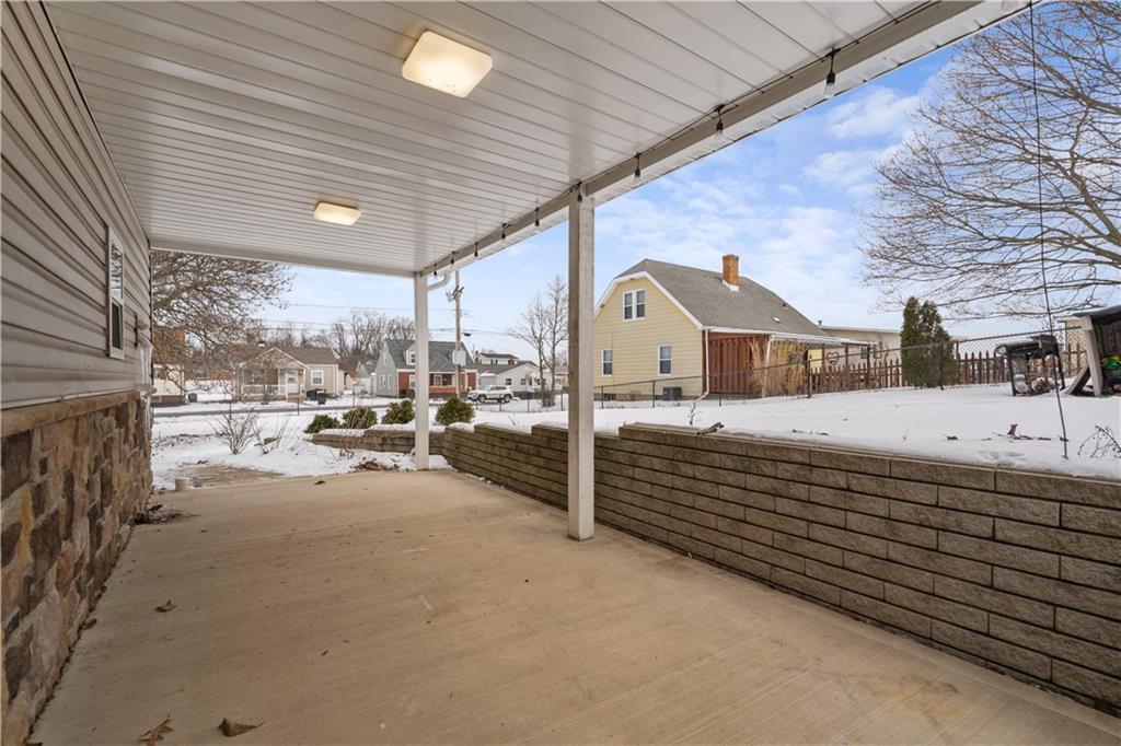 1400 Maratta Road Aliquippa, PA 15001 - Photo 7 of 39 Side covered patio