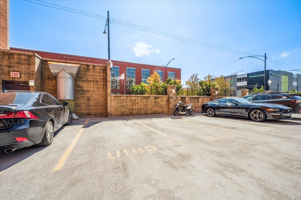 550 West Harrison Street, Unit 551 Chicago, IL 60607 - Photo 19 of 21