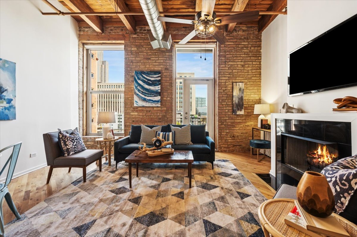 550 West Harrison Street, Unit 551 Chicago, IL 60607 - Photo 3 of 21