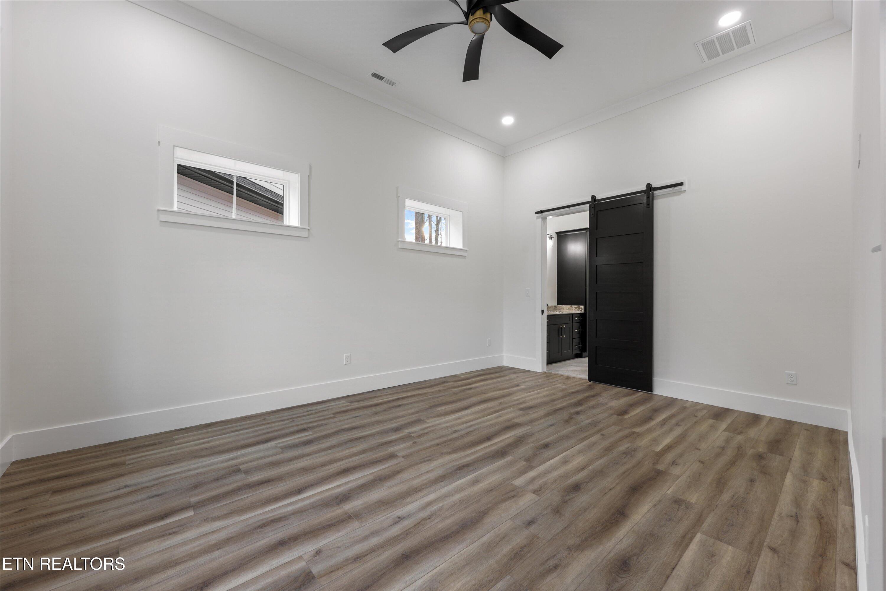 710 Knight Road Knoxville, TN 37920 - Photo 21 of 36 710 Knight Rd-Primary Bedroom