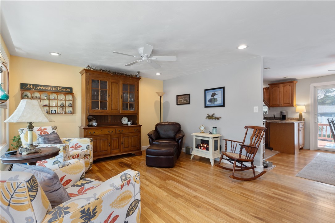 5 Tulip Road Coventry, RI 02816 - Photo 3 of 38