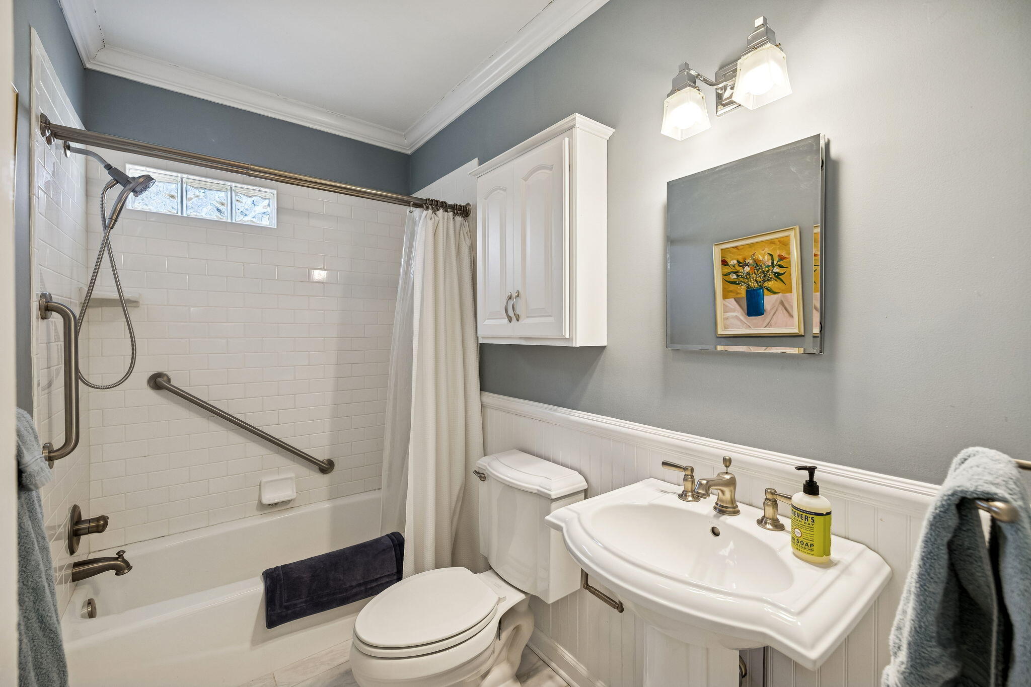 965 Signal Road Signal Mountain, TN 37377 - Photo 23 of 33 Tiled Hall Bathroom