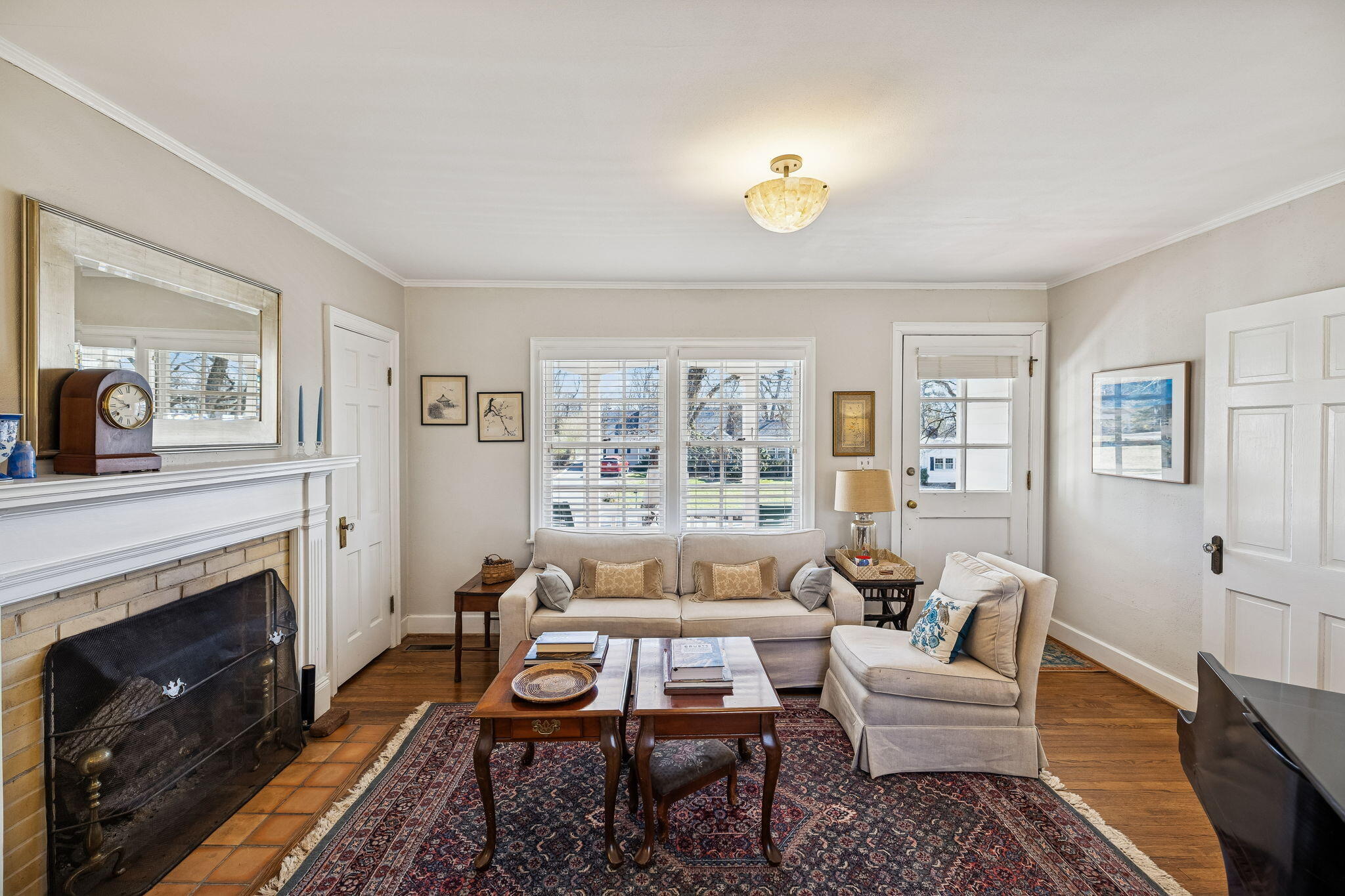 965 Signal Road Signal Mountain, TN 37377 - Photo 5 of 33 Lovely Living Room