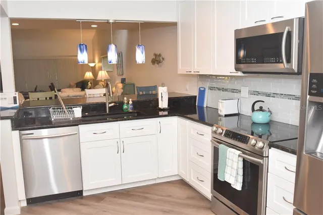 $2,000 | 1508 Pelican Cove Road, Unit GR232, Sarasota, FL 34231