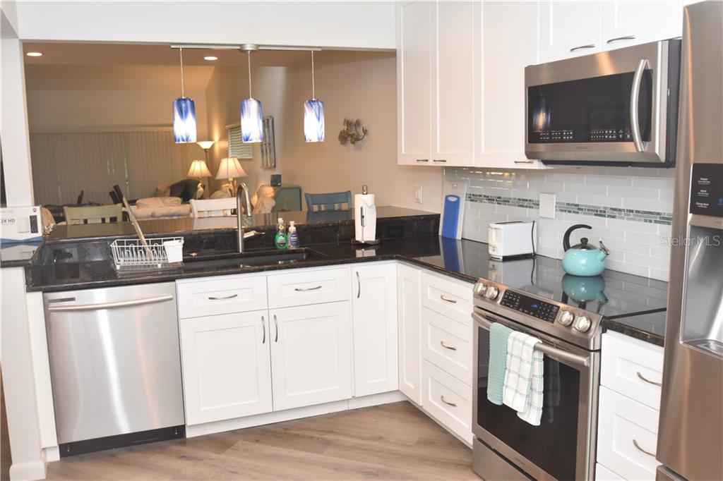 1508 Pelican Cove Road, Unit GR232 Sarasota, FL 34231 - Photo 8 of 17