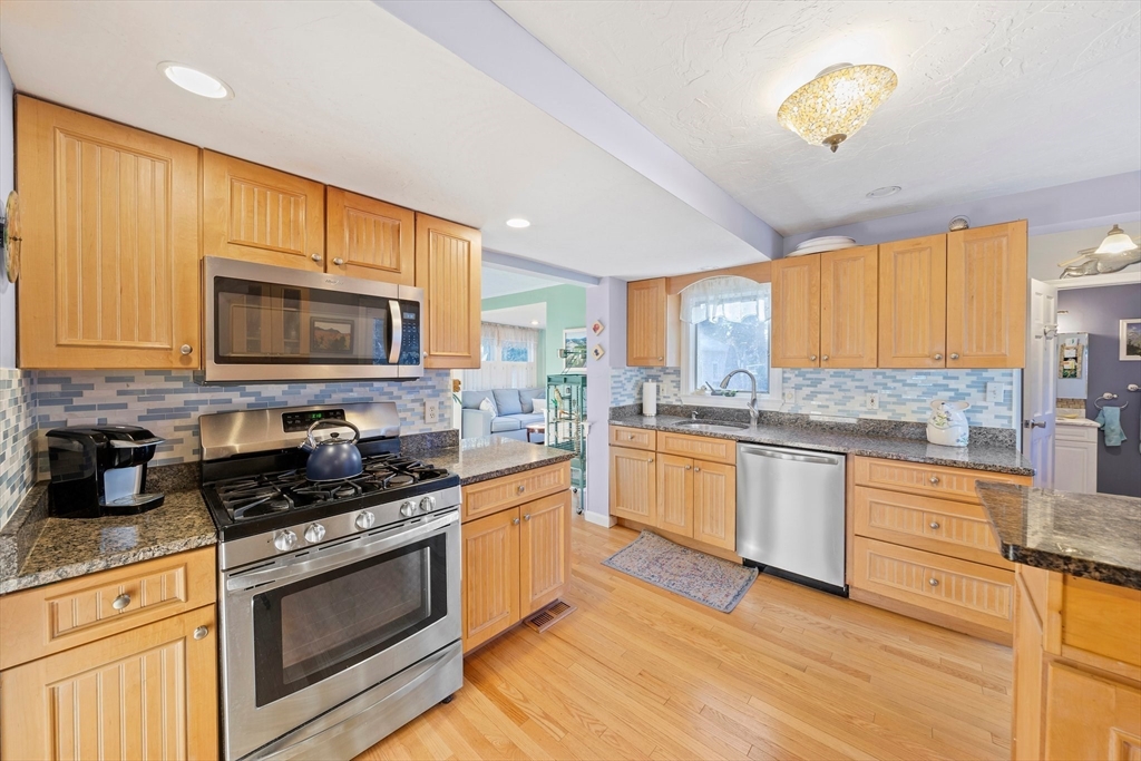 9 Carlton Road Marshfield, MA 02050 - Photo 11 of 42 Gallery Image 11