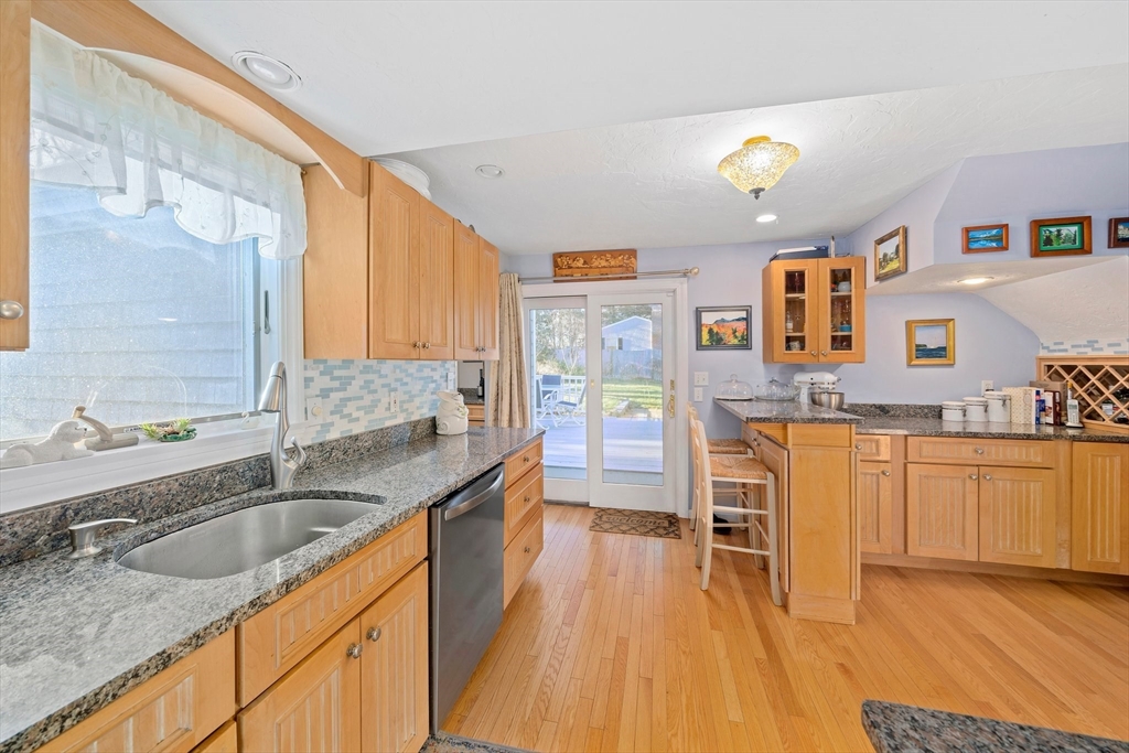 9 Carlton Road Marshfield, MA 02050 - Photo 9 of 42 Gallery Image 9