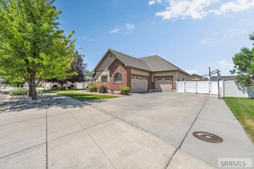 748 Dell Road Chubbuck, ID 83202 - Photo 4 of 117