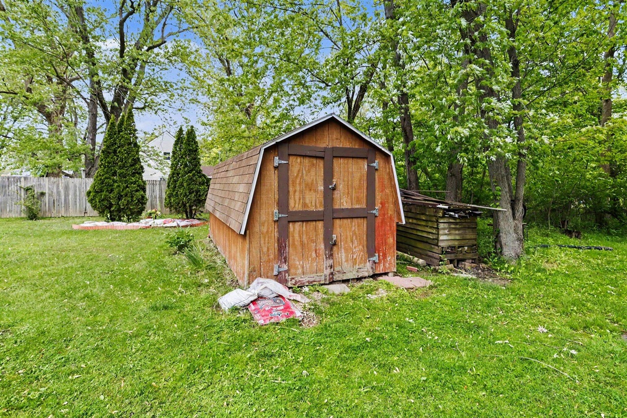 8223 Forest Beach Road Watervliet, MI 49098 - Photo 14 of 20