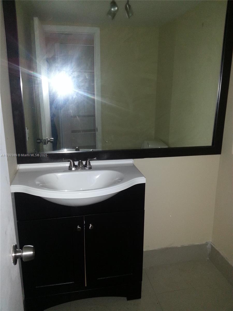 2750 Northeast 183rd Street, Unit 2607 Aventura, FL 33160 - Photo 12 of 40