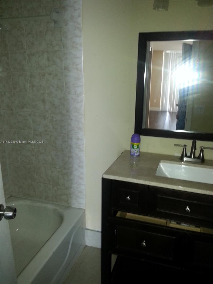 2750 Northeast 183rd Street, Unit 2607 Aventura, FL 33160 - Photo 13 of 40