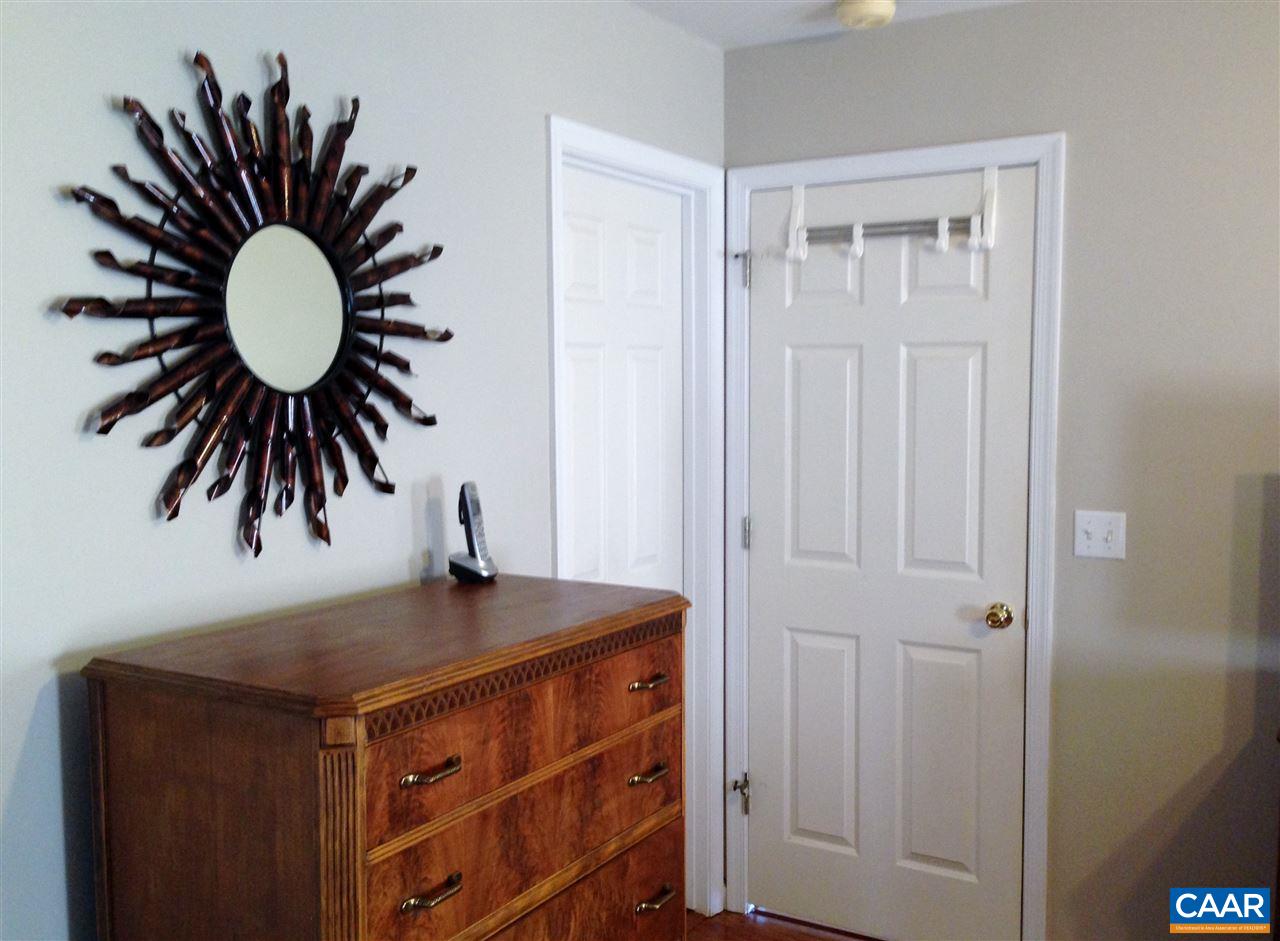 696 Valley View Road Ruckersville, VA 22968 - Photo 13 of 32 a bathroom with a sink and a mirror