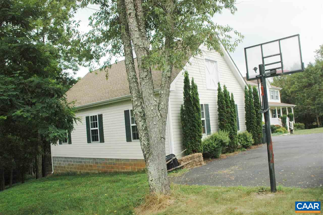 696 Valley View Road Ruckersville, VA 22968 - Photo 24 of 32 a view of a house with backyard and garden