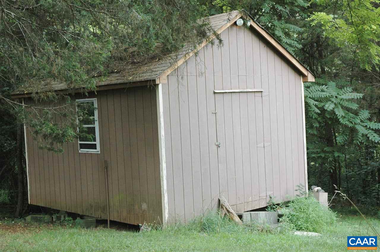 696 Valley View Road Ruckersville, VA 22968 - Photo 28 of 32 a house with a outdoor space