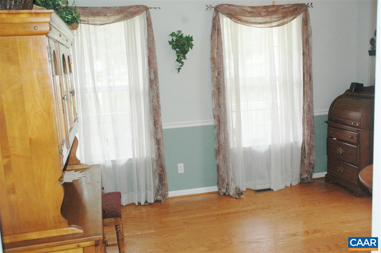 696 Valley View Road Ruckersville, VA 22968 - Photo 7 of 32 a view of front door with yard
