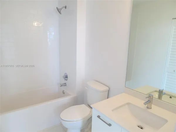$3,100 | 151 Southeast 1st Street, Unit 1902, Miami, FL 33131