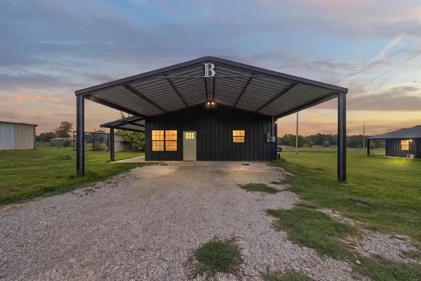 $225,000 | 321 Avenue B, Unit B, Walnut Springs, TX 76690