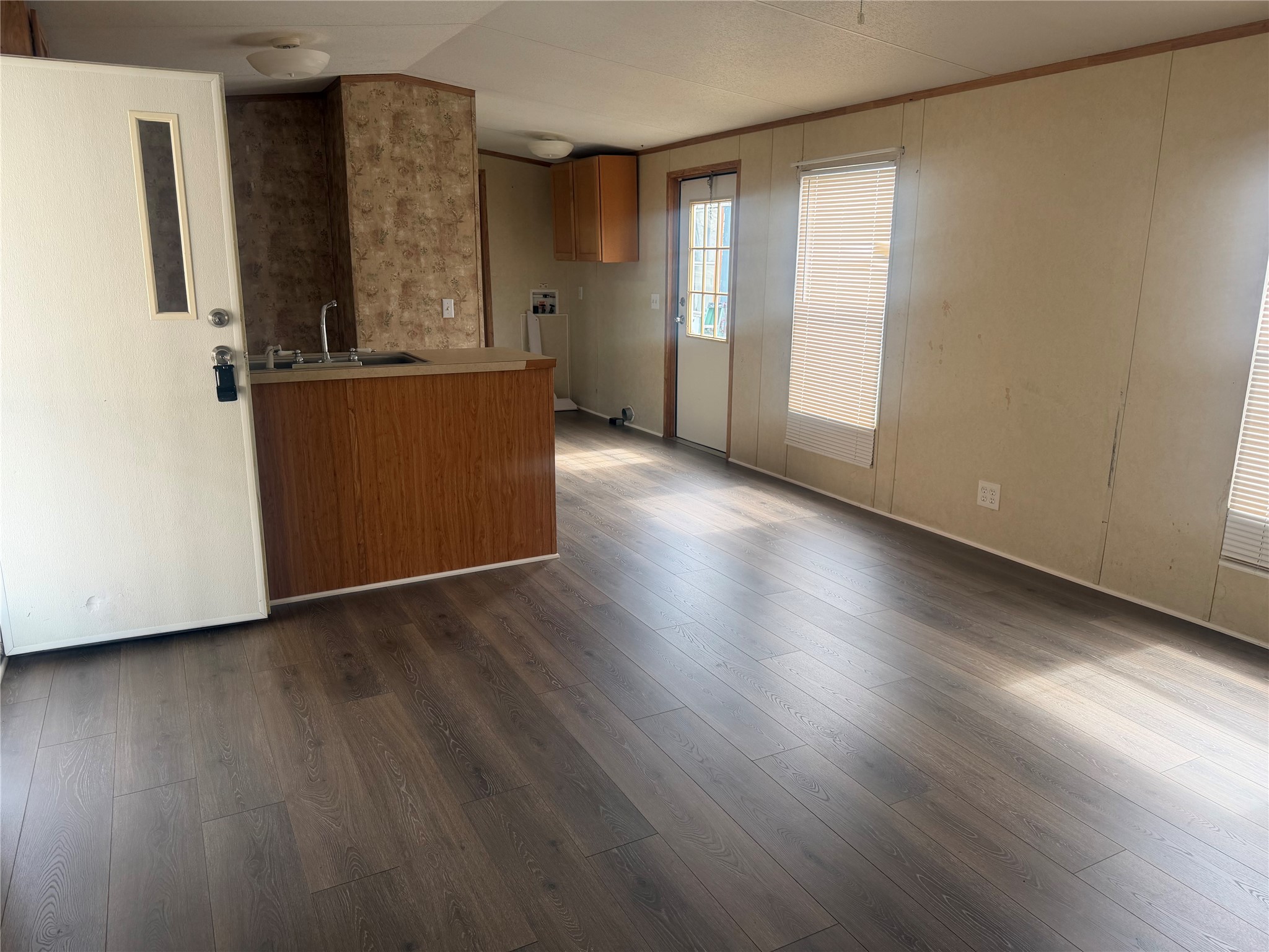 601 Clear Lake Road, Unit B Highlands, TX 77562 - Photo 8 of 12