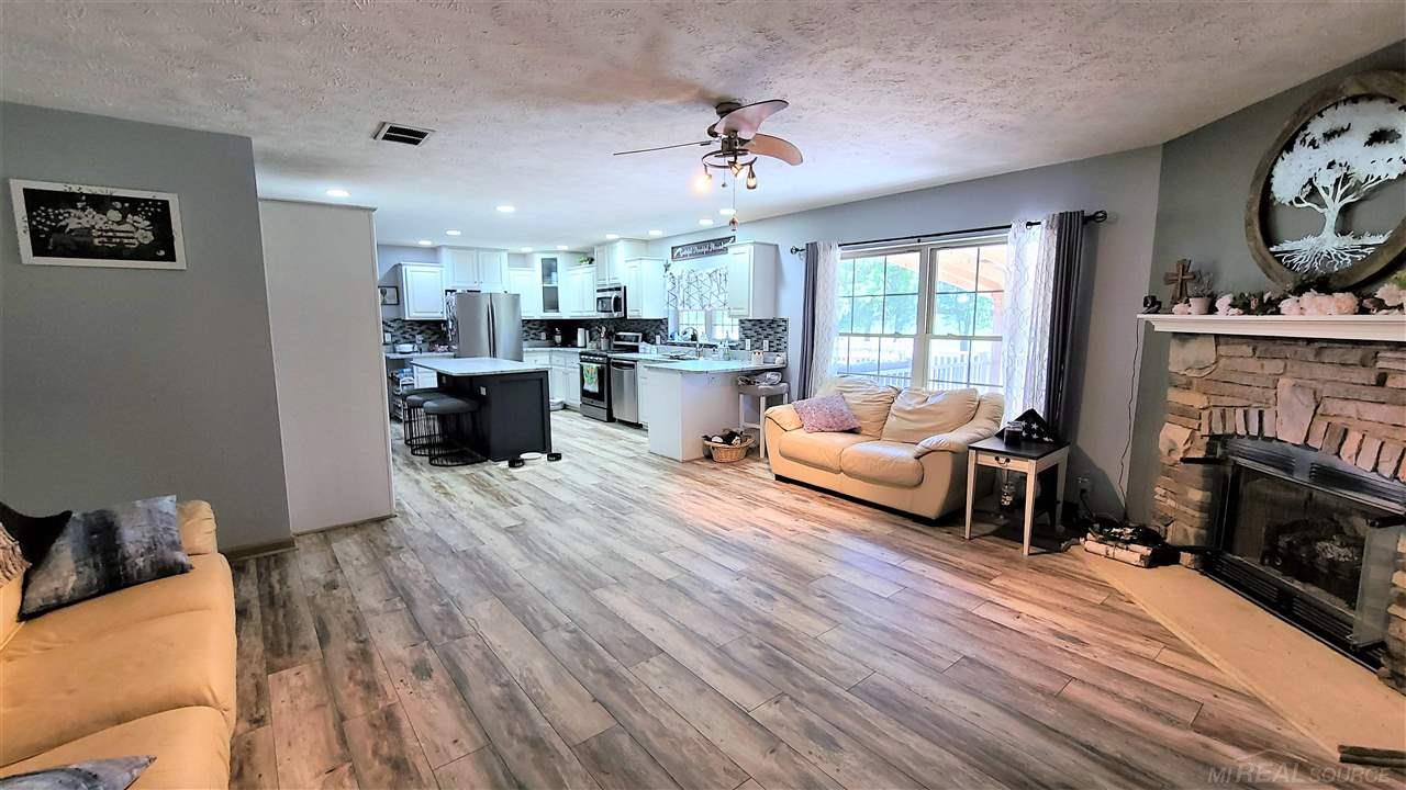2085 Downington Road Deckerville, MI 48427 - Photo 6 of 30