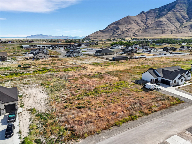 1451 East Corey's Way Tooele, UT 84074 - Photo 4 of 12