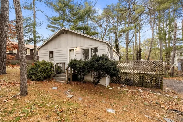 $340,000 | 6 Cardinal Avenue, Wareham, MA 02538