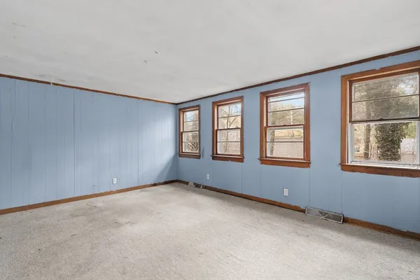 $340,000 | 6 Cardinal Avenue, Wareham, MA 02538