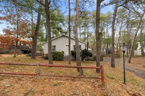 $340,000 | 6 Cardinal Avenue, Wareham, MA 02538