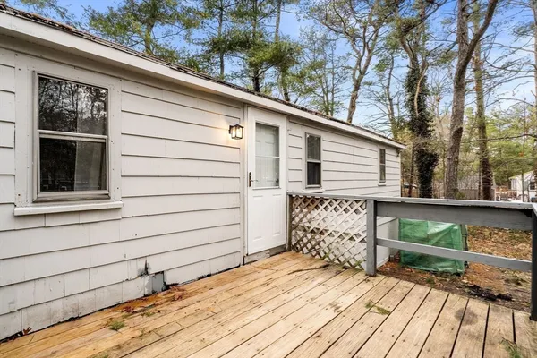 $340,000 | 6 Cardinal Avenue, Wareham, MA 02538