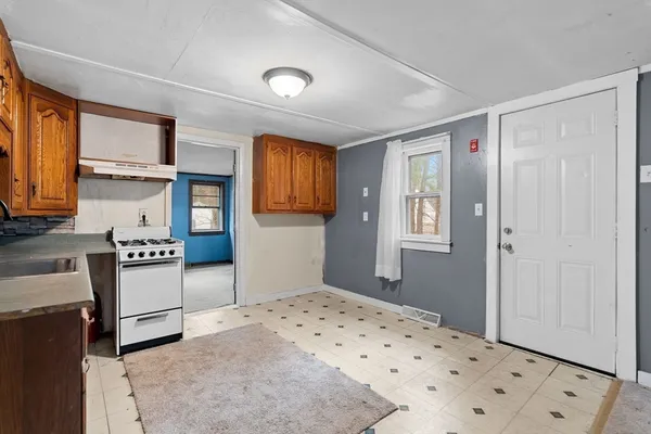 $340,000 | 6 Cardinal Avenue, Wareham, MA 02538