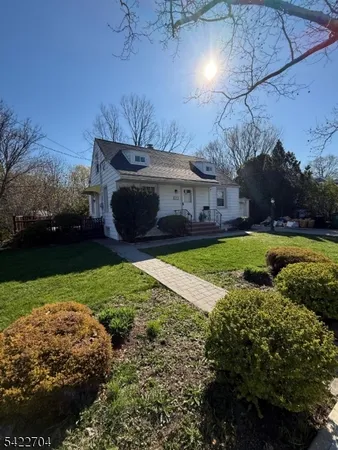 $3,400 | 429 Brookside Drive, Roselle, NJ 07203