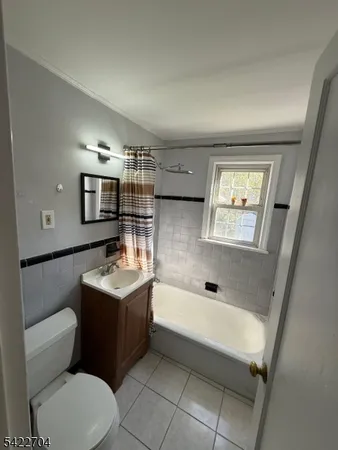 $3,400 | 429 Brookside Drive, Roselle, NJ 07203